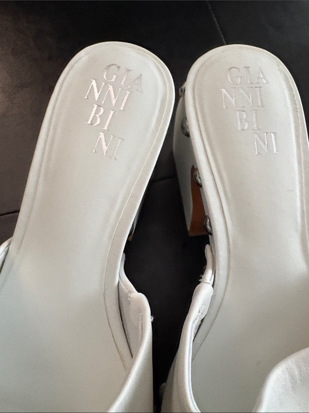 Gianni Bini White Leather Slide Mules - Picture 5 of 8